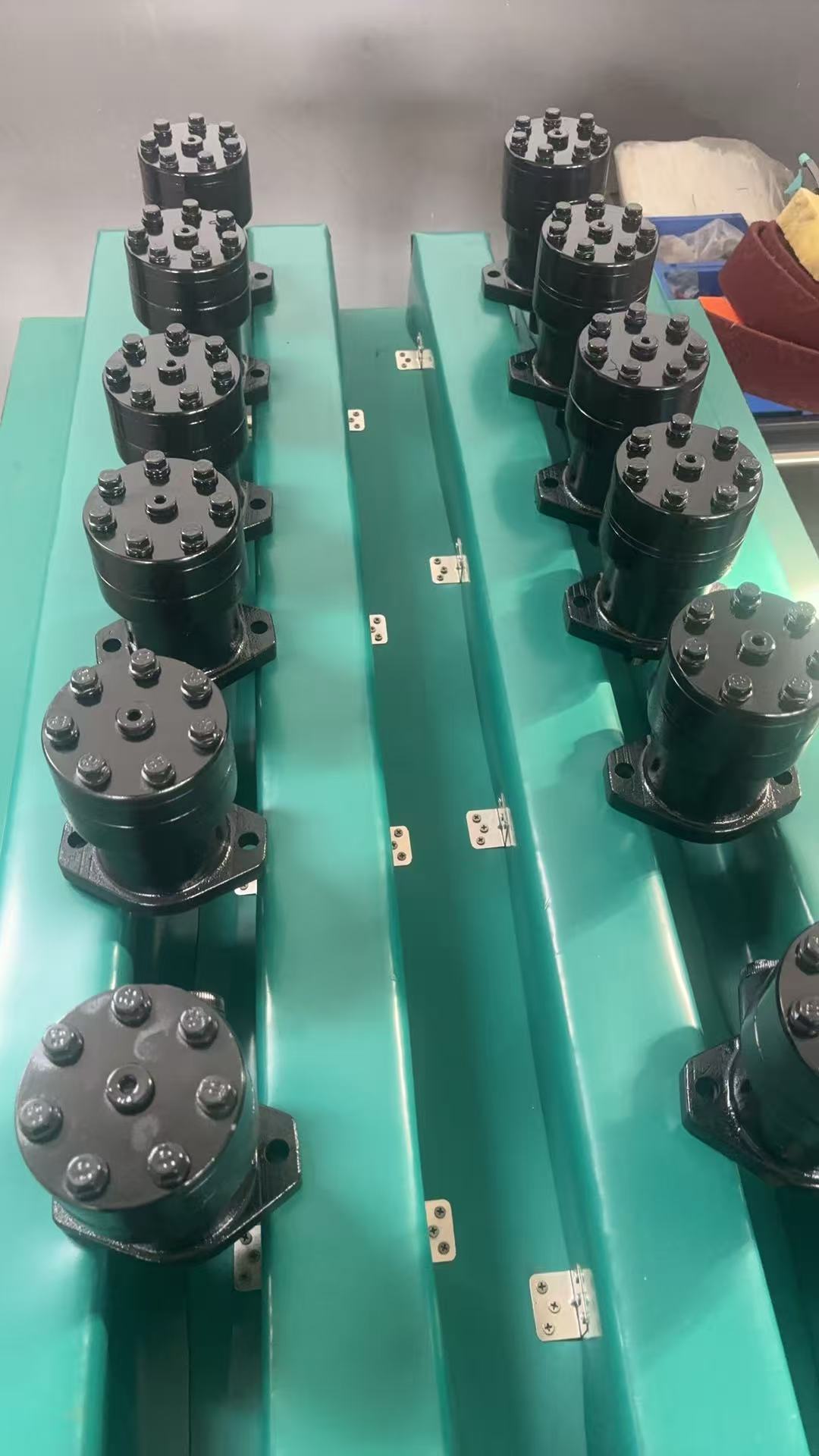 Ungawakha kanjani umugqa wokuvikela wekhwalithi oqinile wama-hydraulic motors? Bheka ukukhiqizwa kwethu okucolisisiwe